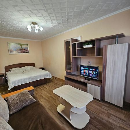 Lux Apartment On Potanina 19 Ustʼ-Kamenogorsk Eksteriør bilde